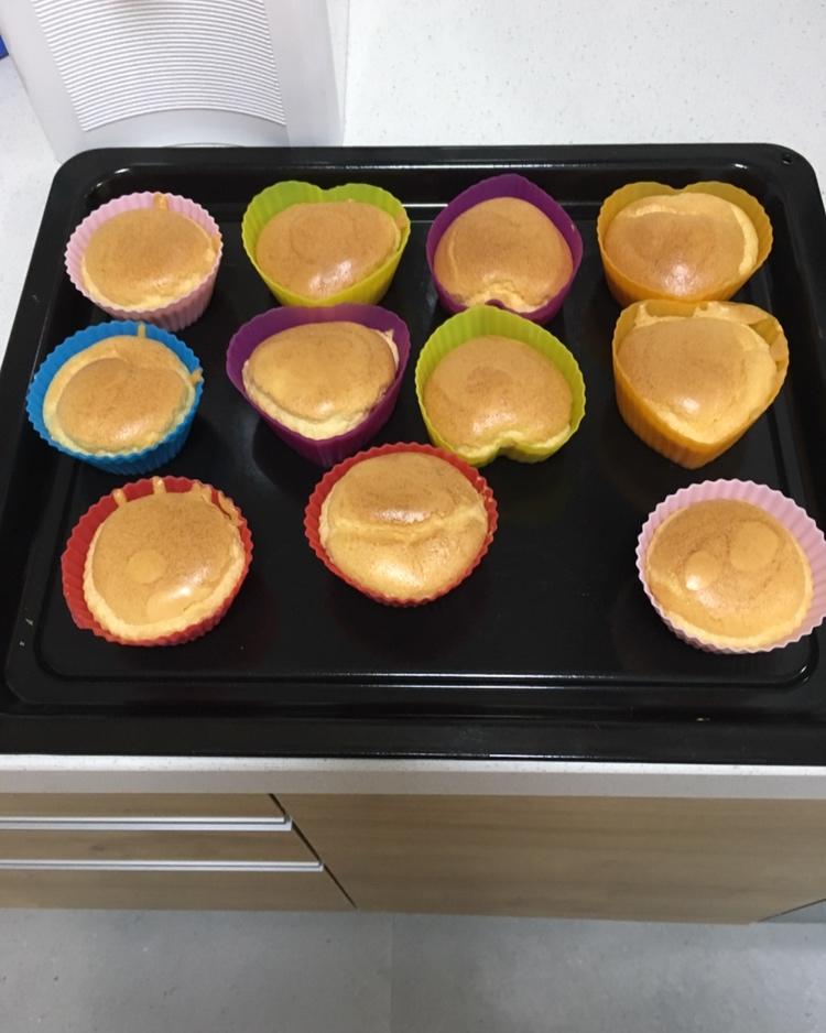 软绵绵戚风纸杯蛋糕