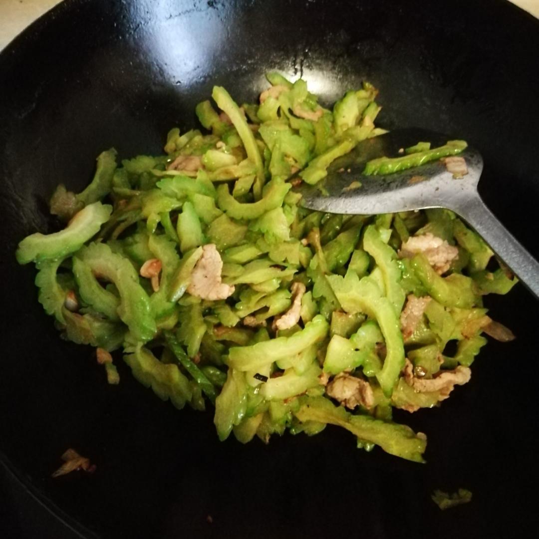 苦瓜炒肉