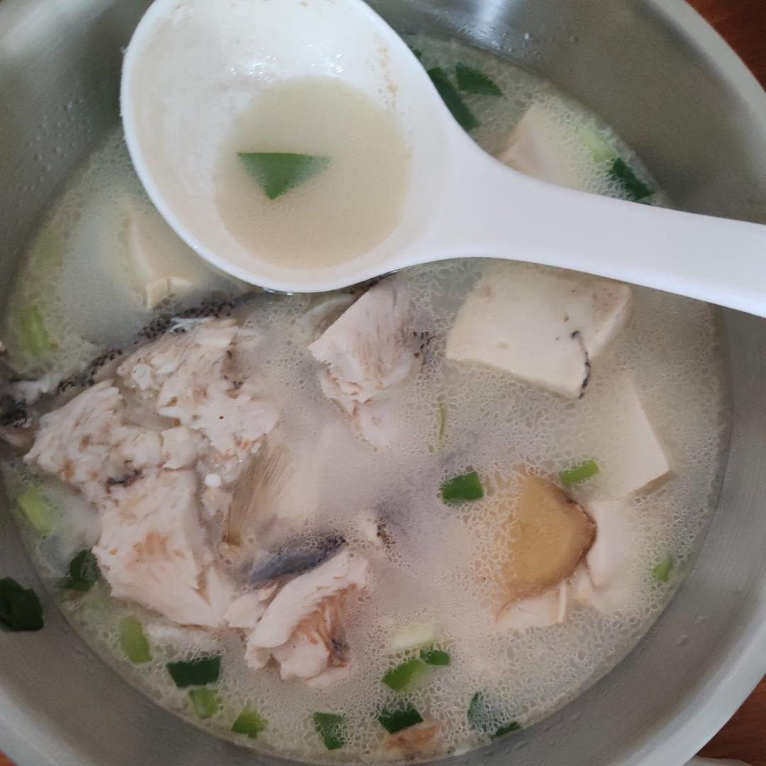 奶白鲫鱼豆腐汤|一条鱼最后的温柔