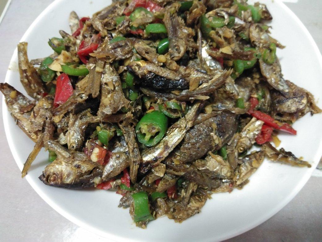 辣炒小鱼干