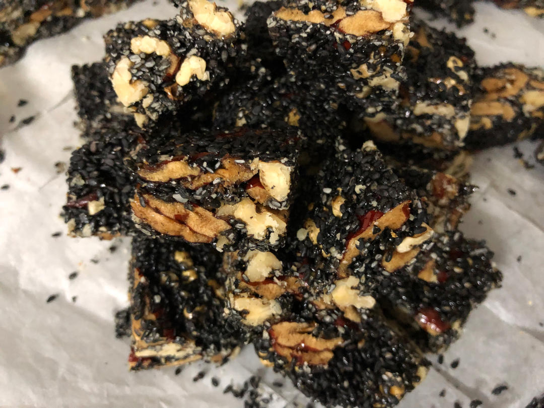 养生四物糕-红枣核桃枸杞黑芝麻