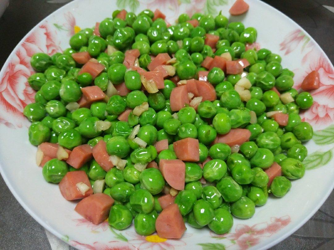 豌豆炒玉米火腿肠
