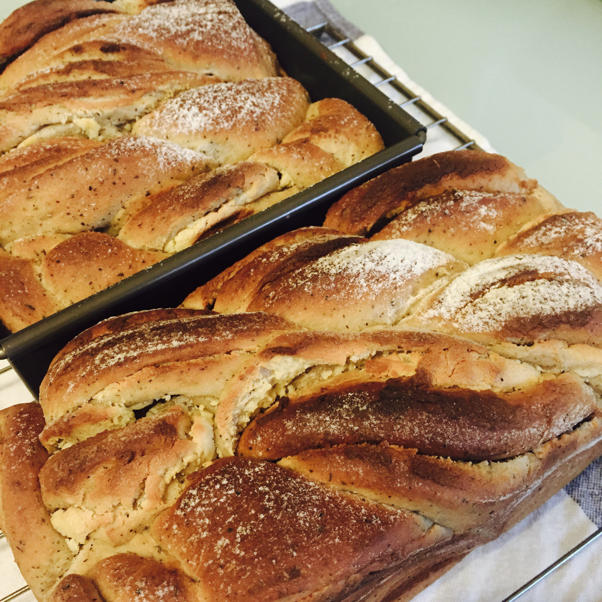 伯爵杏仁乳酪卷