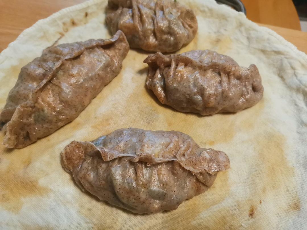 韭菜鸡蛋烫面蒸饺