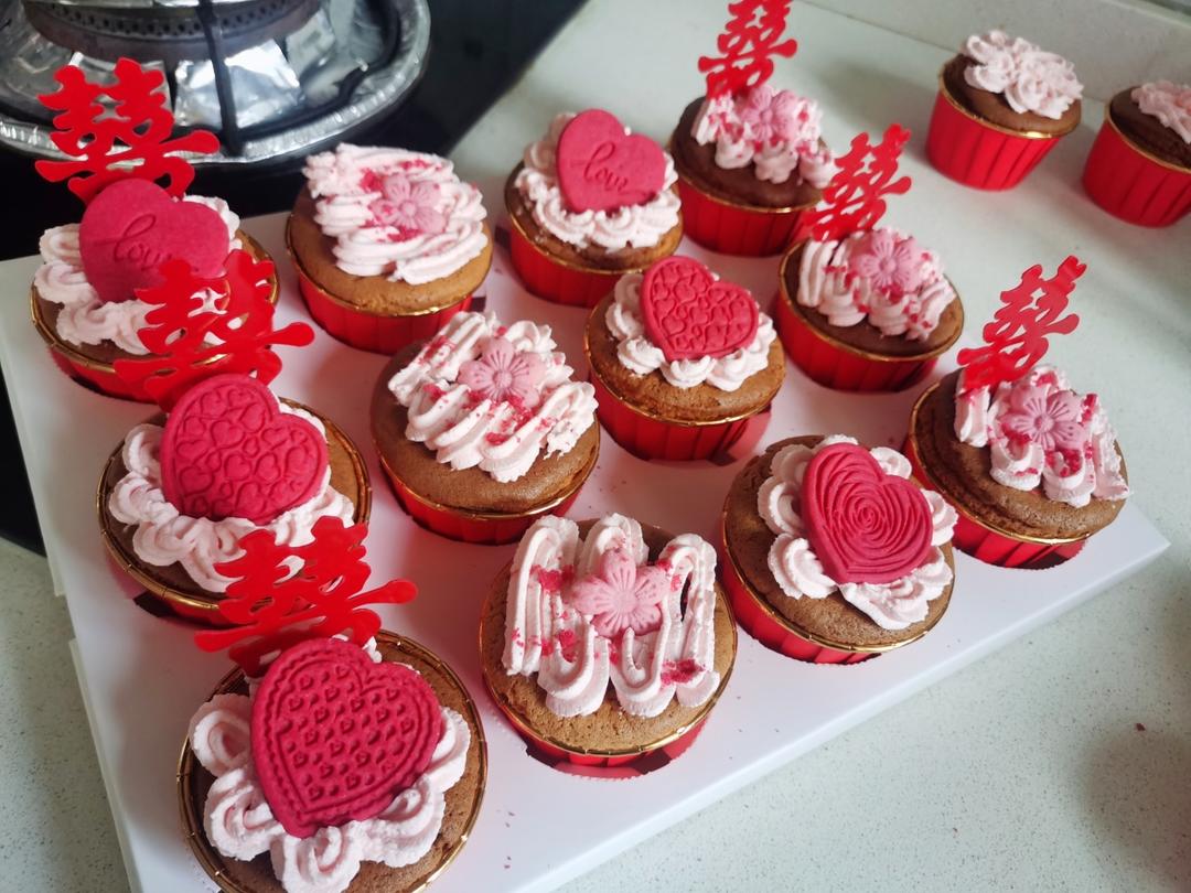 纸杯蛋糕 8寸戚风蛋糕的量