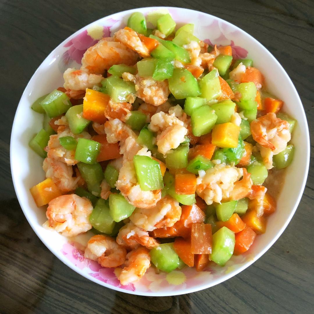 annil做的虾仁炒黄瓜胡萝卜