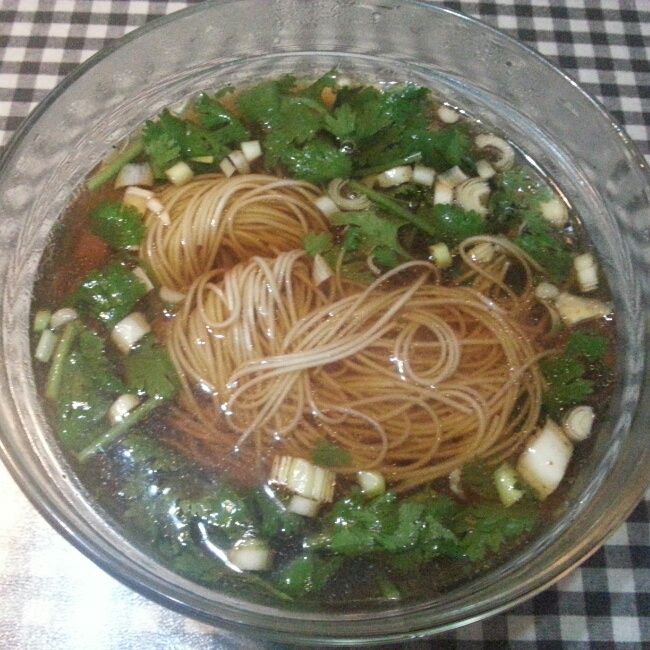 小白菜苗清汤面
