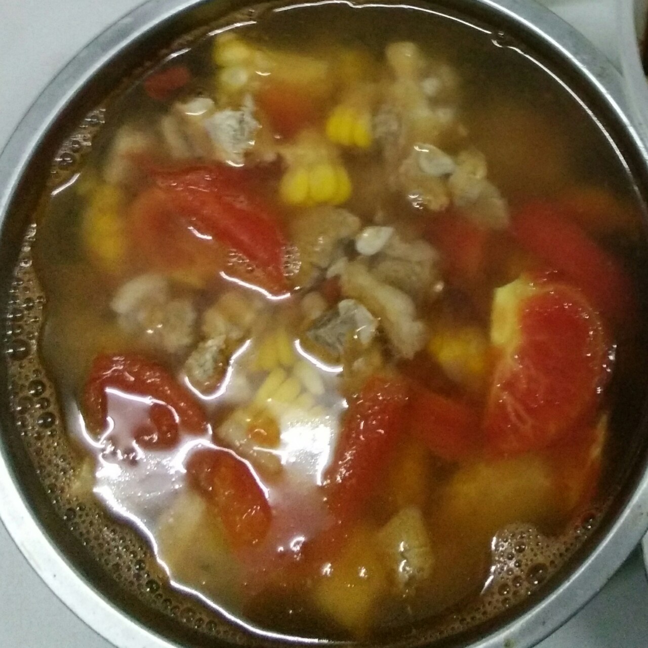 玉米排骨西红柿汤