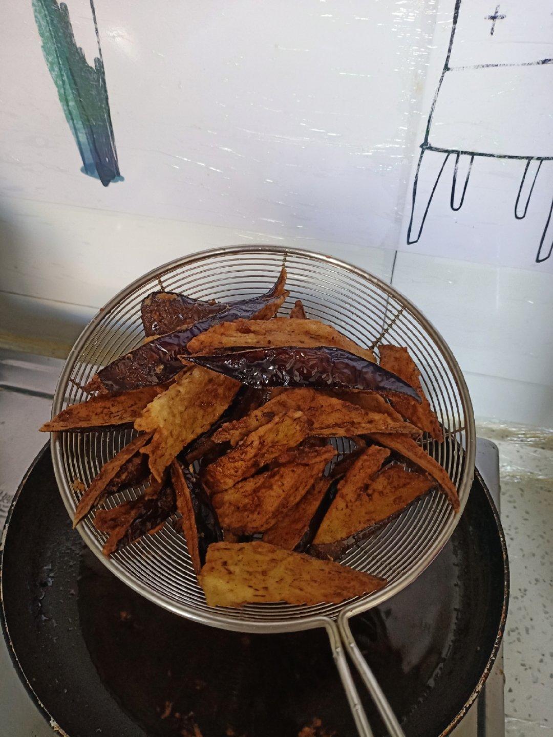 厨师长教你：“风味茄子”的家常做法，外酥里嫩味道很赞，收藏了