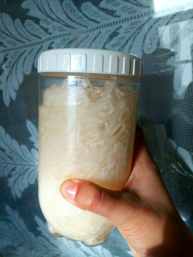 白萝卜丝拌蜂蜜