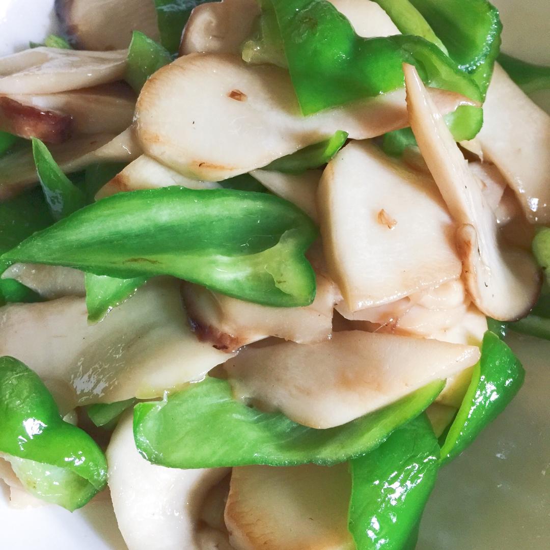 小奔驰的毛妈厨房做的松茸炒青椒