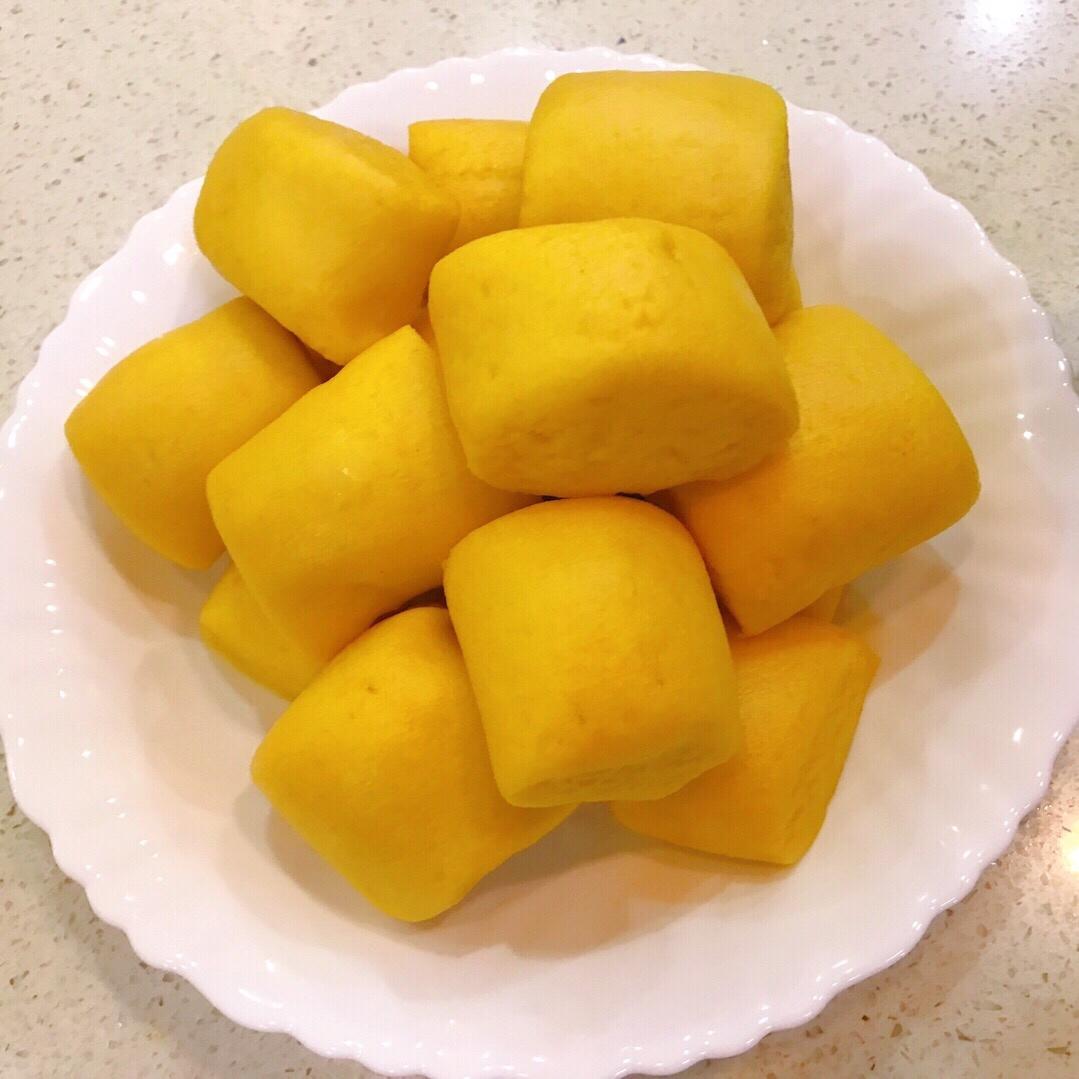 ff_做的好吃的奶香玉米面刀切馒头