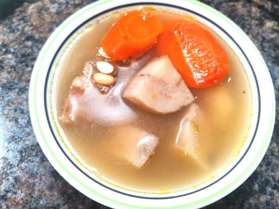 士多卑利苹果橙做的粉葛猪骨汤