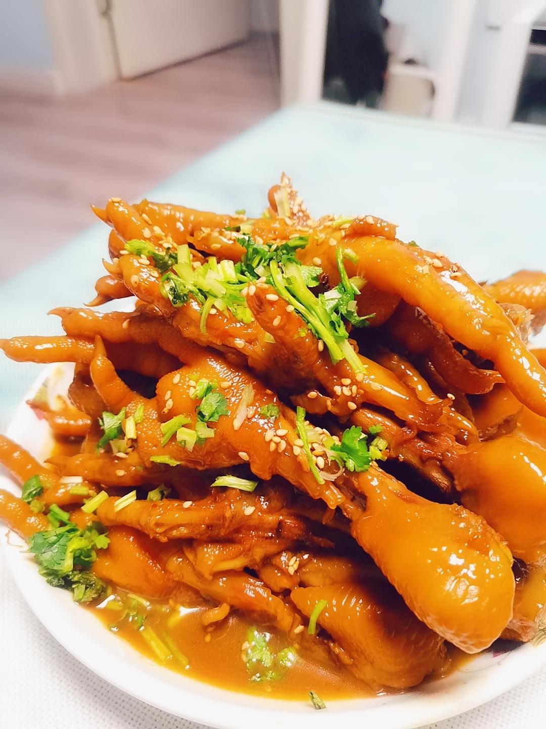 降龙爪爪-秘制红烧鸡爪