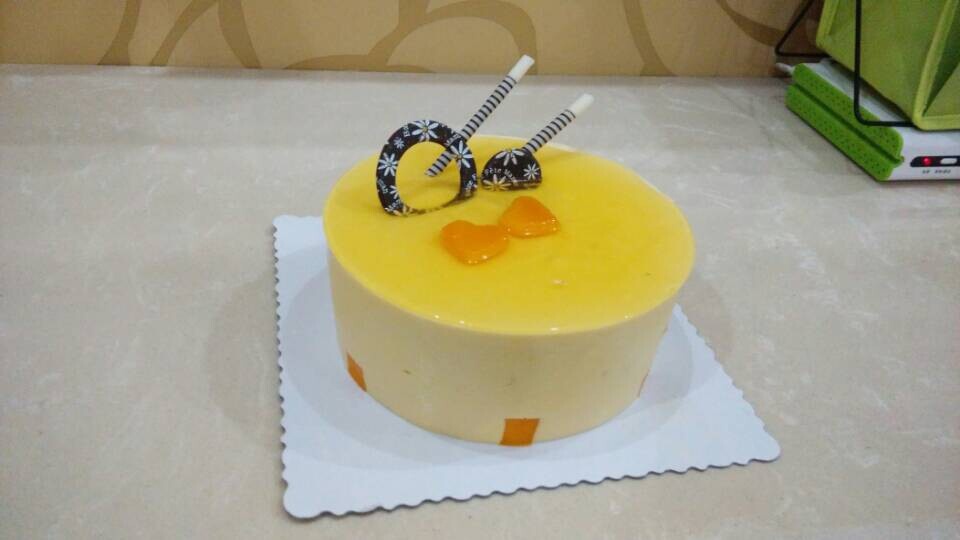 奶油水果装饰蛋糕