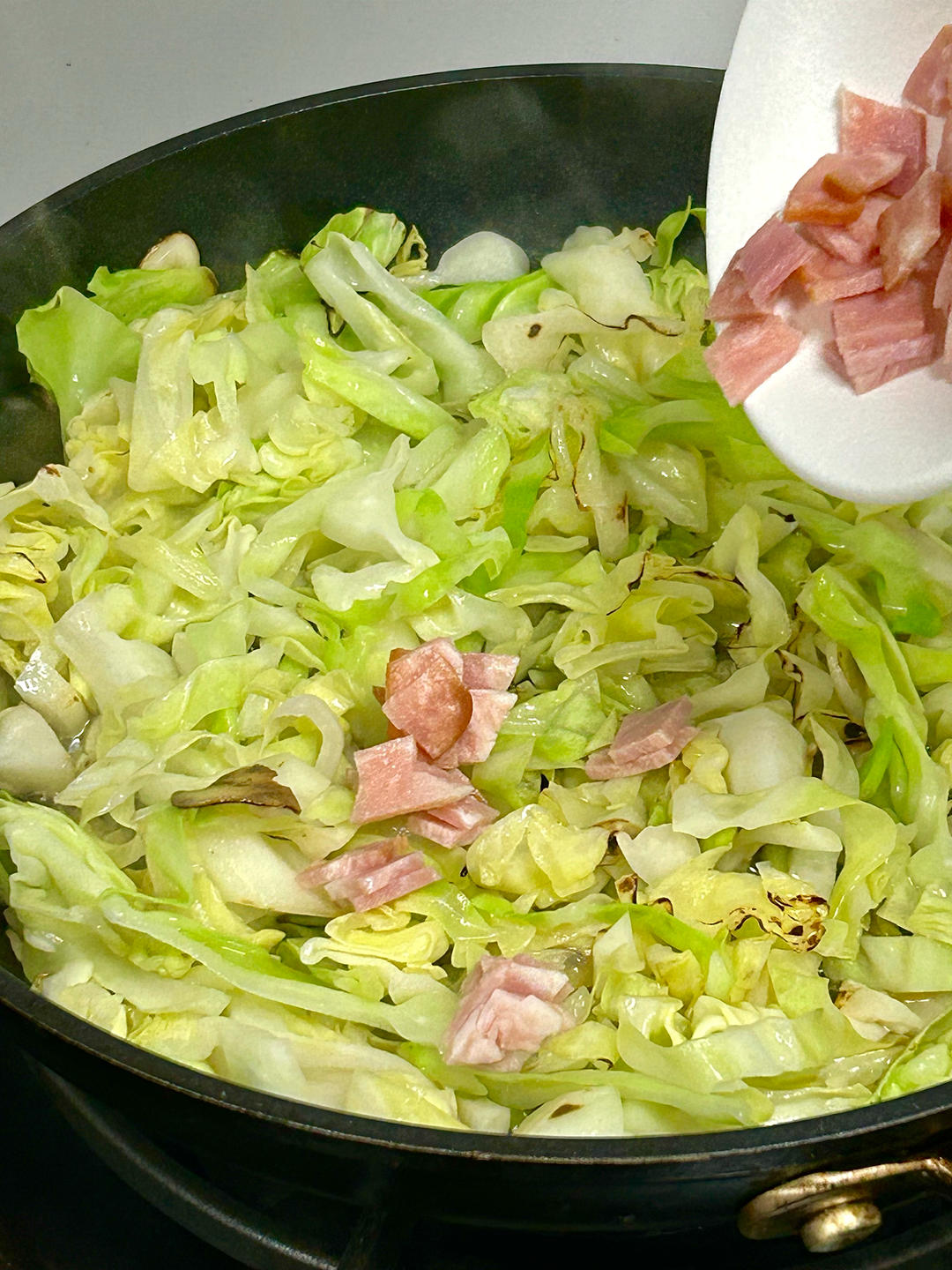 鸡蛋 培根包菜 减脂餐的做法 步骤6