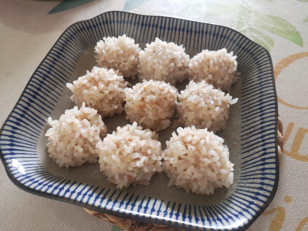 cc吃吃做的蒸糯米肉丸子