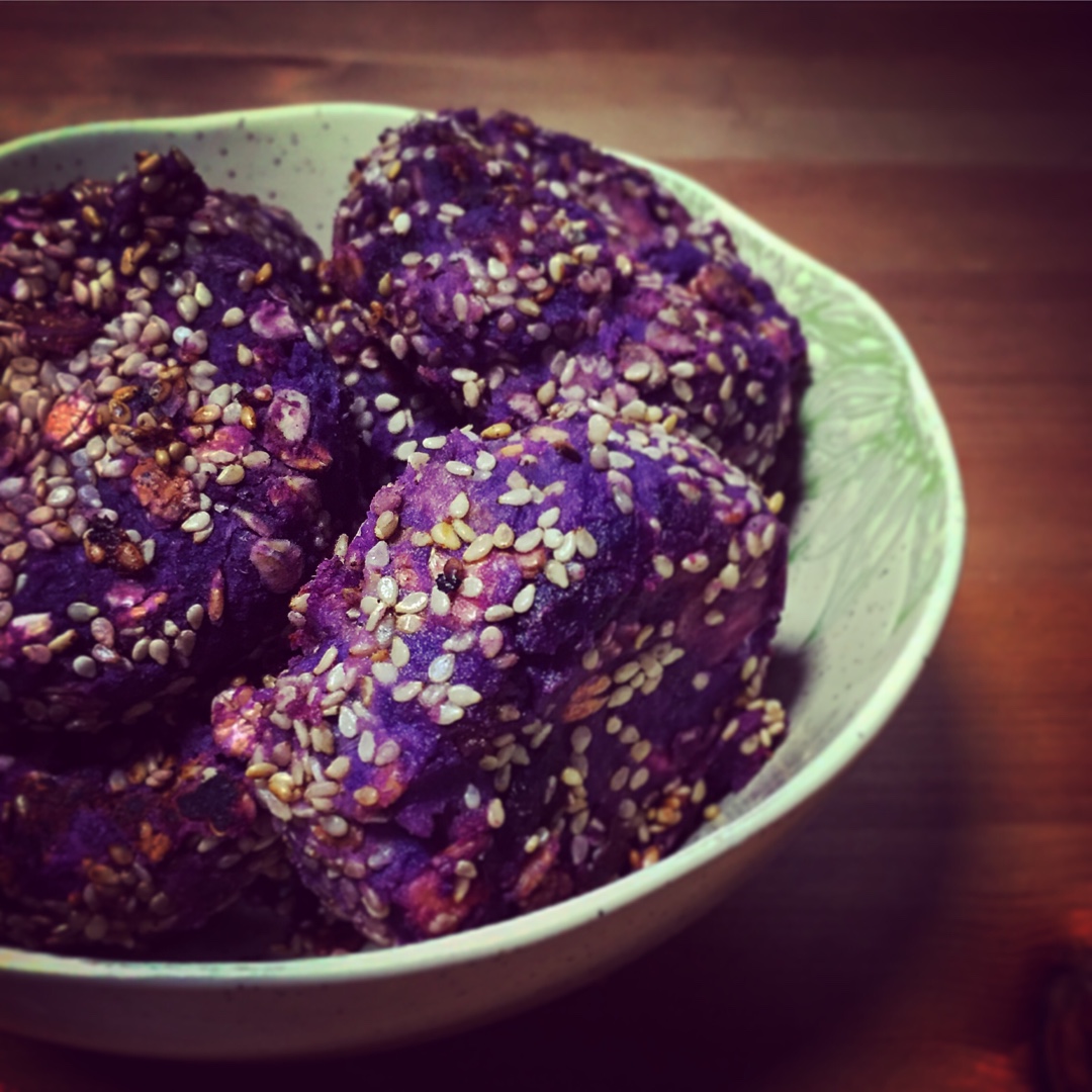 某公园门神做的紫薯燕麦饼