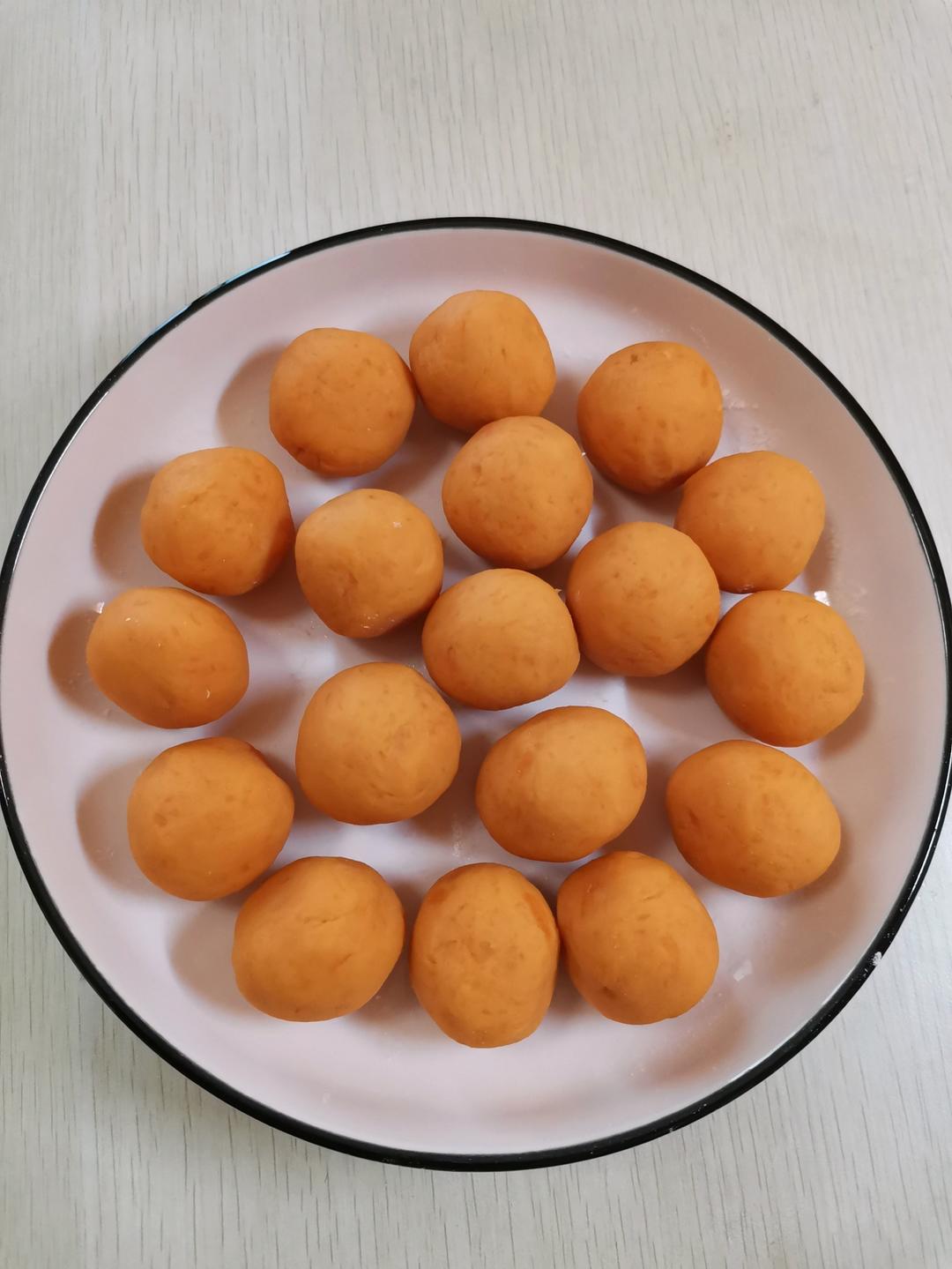 妈妈教炸的红薯丸子