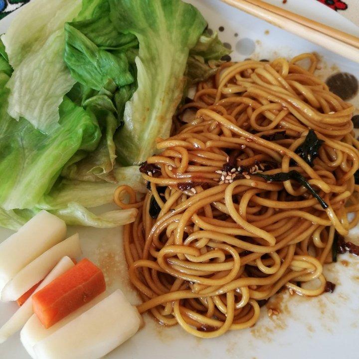 10分钟搞定的一碗葱油拌面