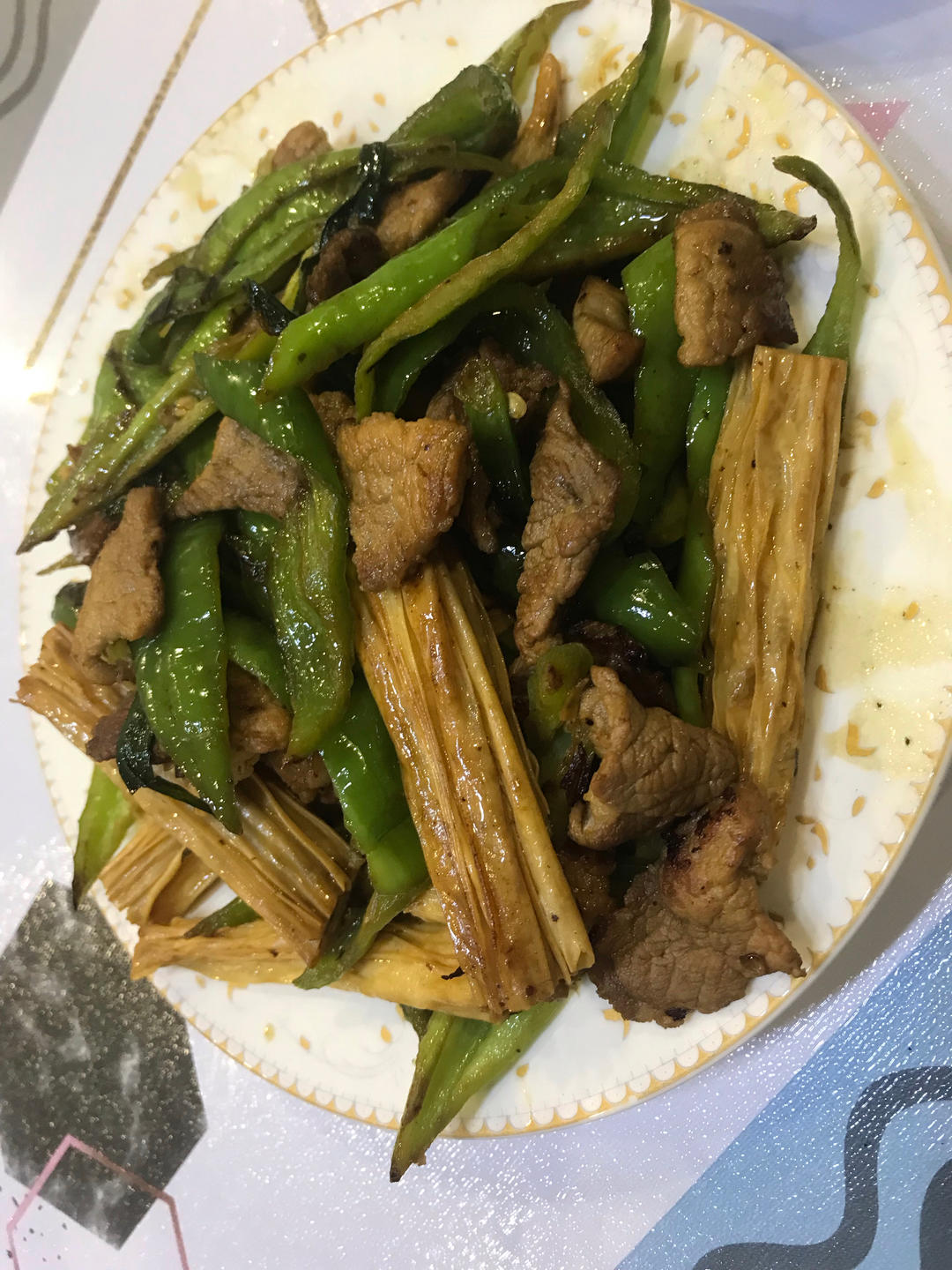 青椒腐竹炒肉