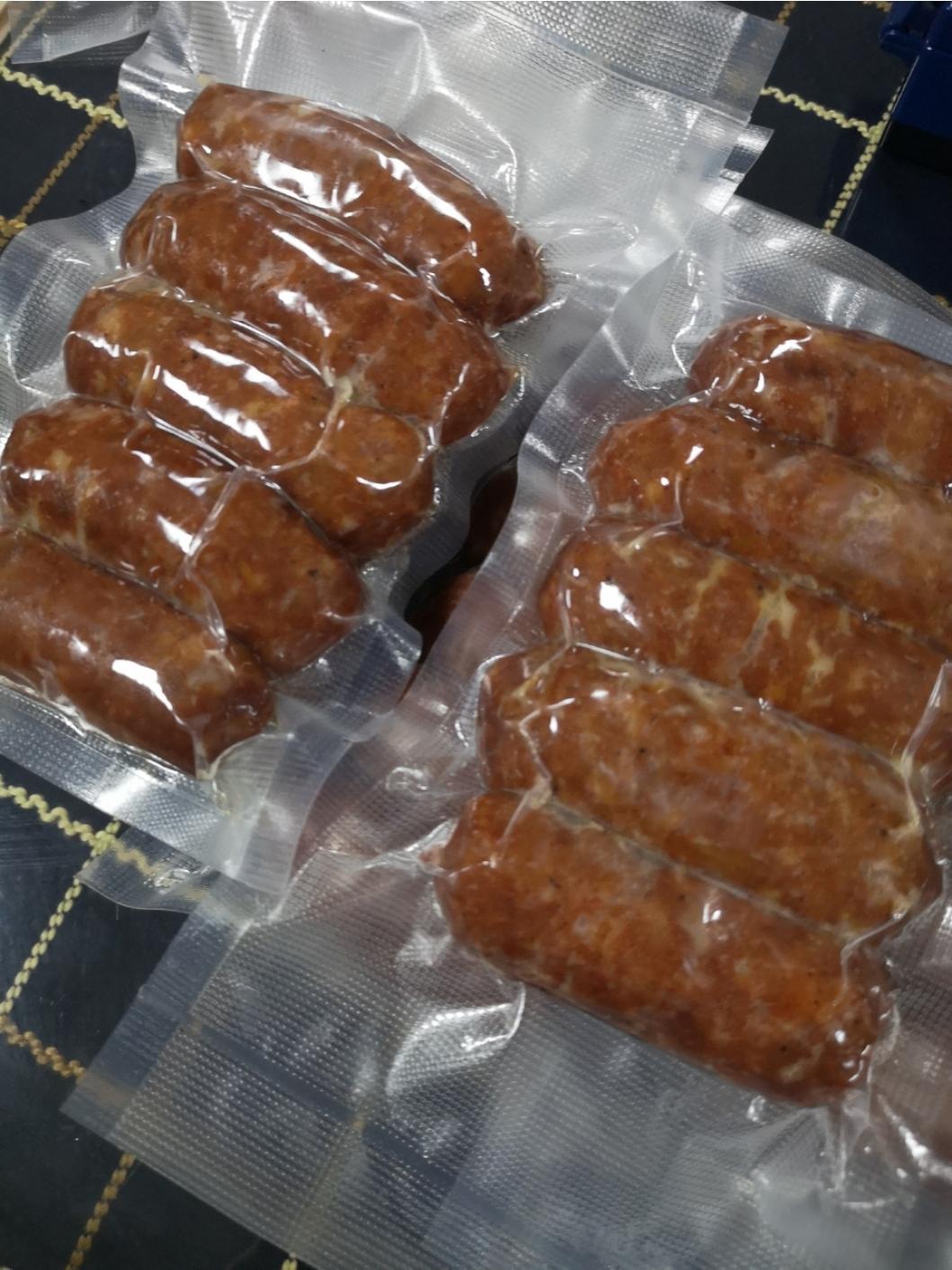 实验多次味道终于满意了～黑椒脆皮烤肠
