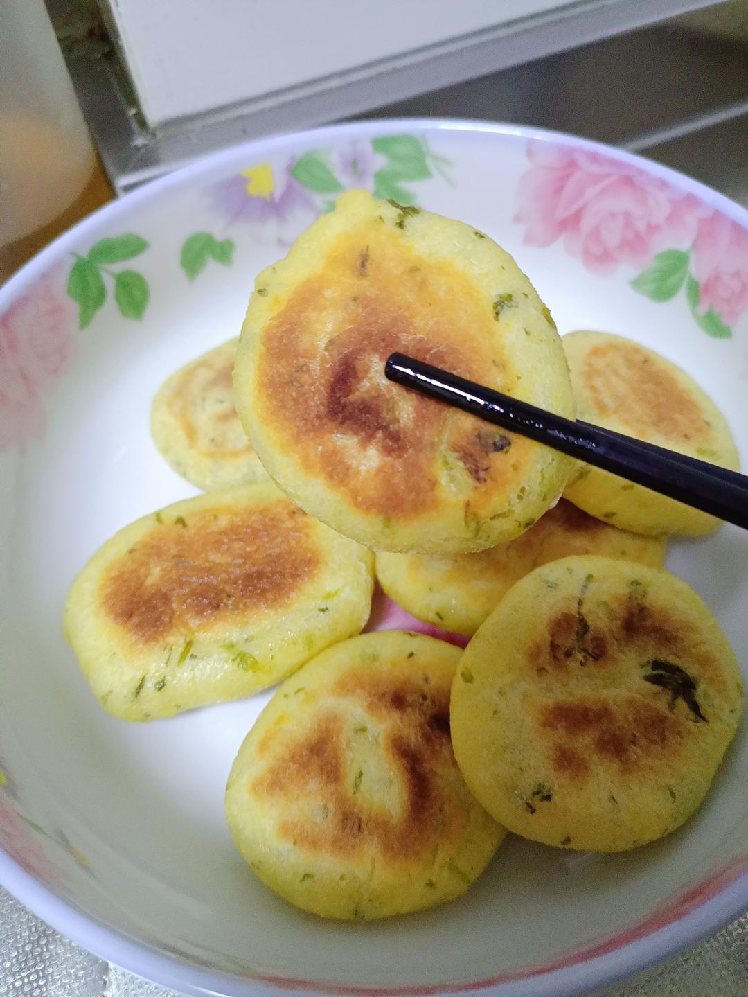 玉米面菜饼子（贴饼子）