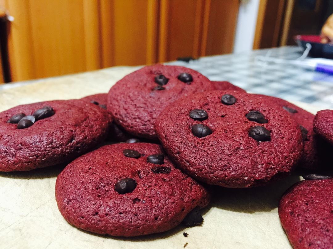 Red Velvet Chocolate Chip Cookies 红丝绒巧克力奇普饼干