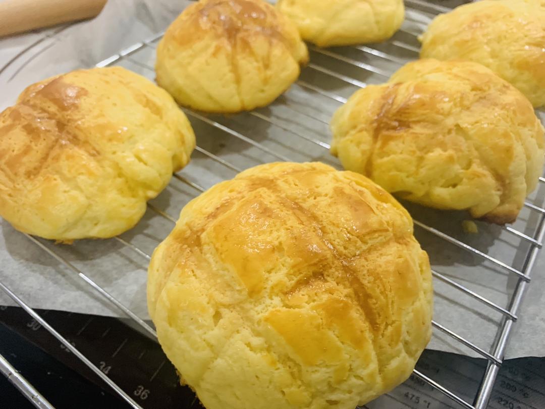 新手一次上手。好吃到炸的菠萝包，甩面包店好几条街。