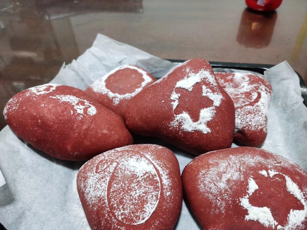 火龙果奶酪软欧包