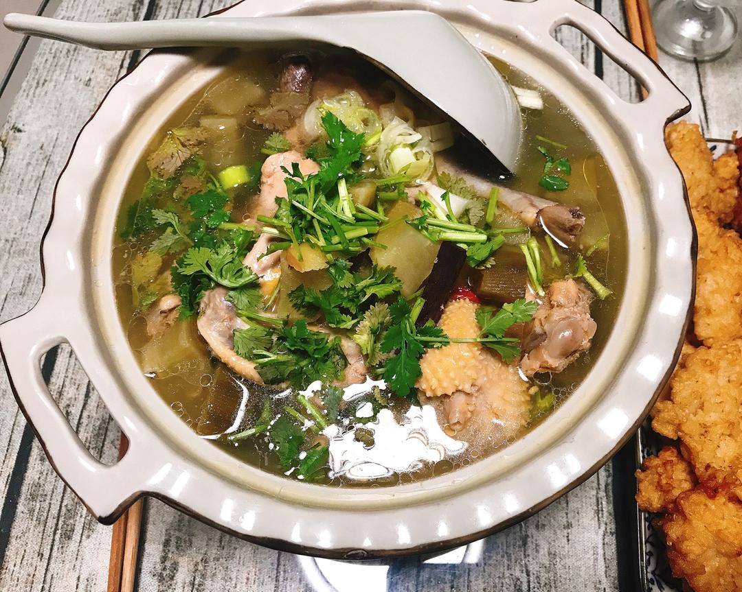 白萝卜煮鸡汤