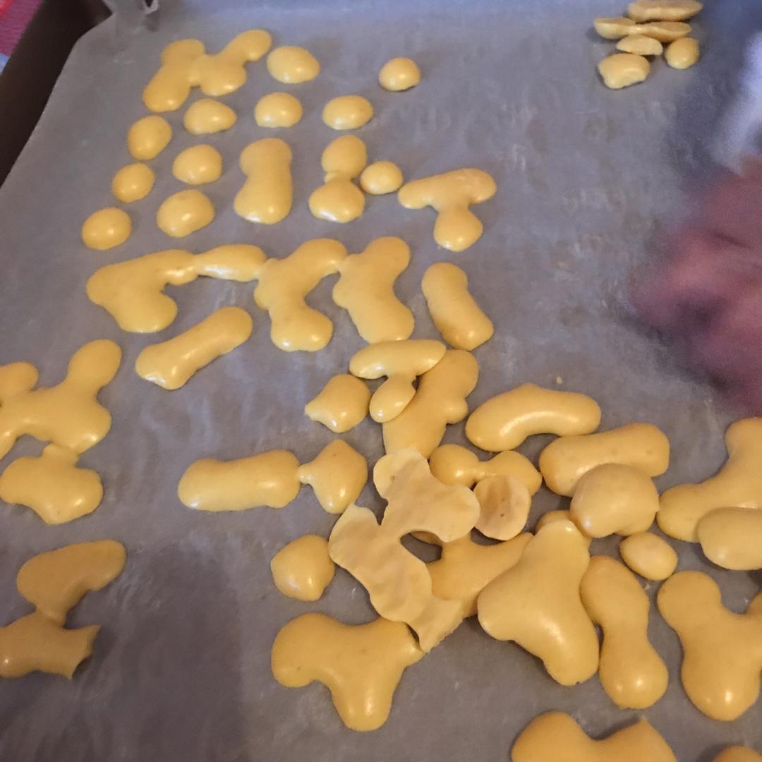 蛋黄溶豆