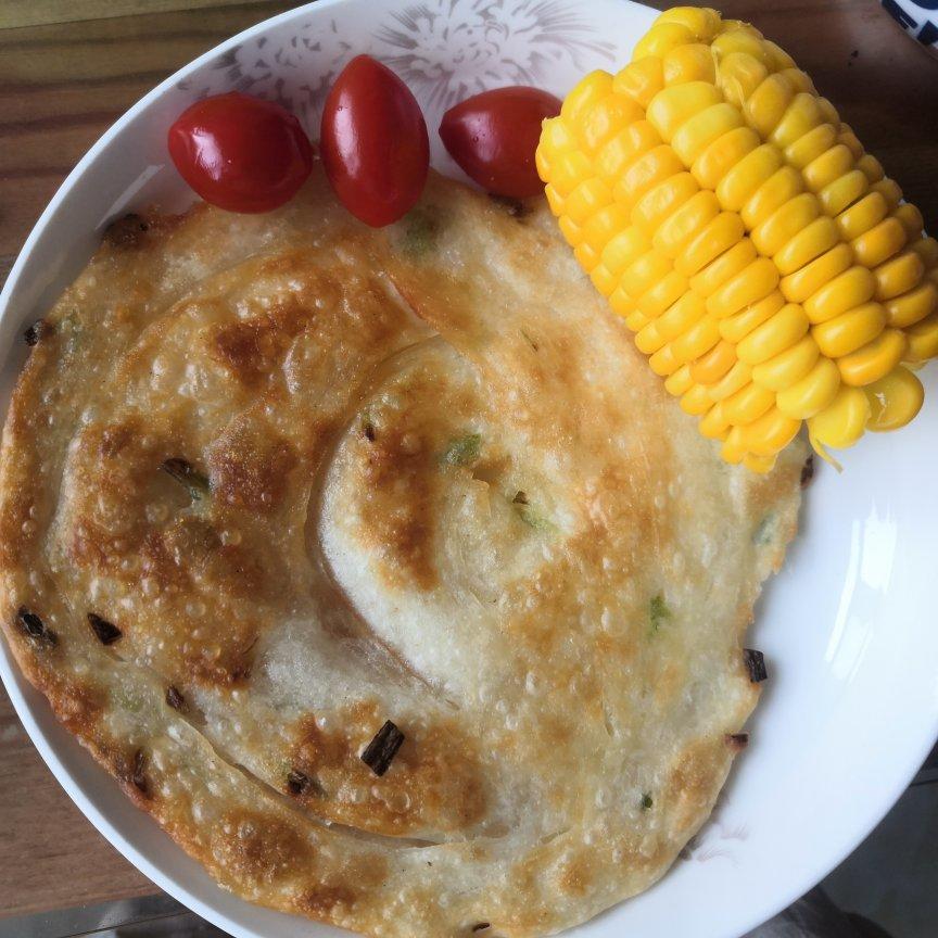【葱油饼】假期好好做早餐，4步吃上香脆葱油饼！