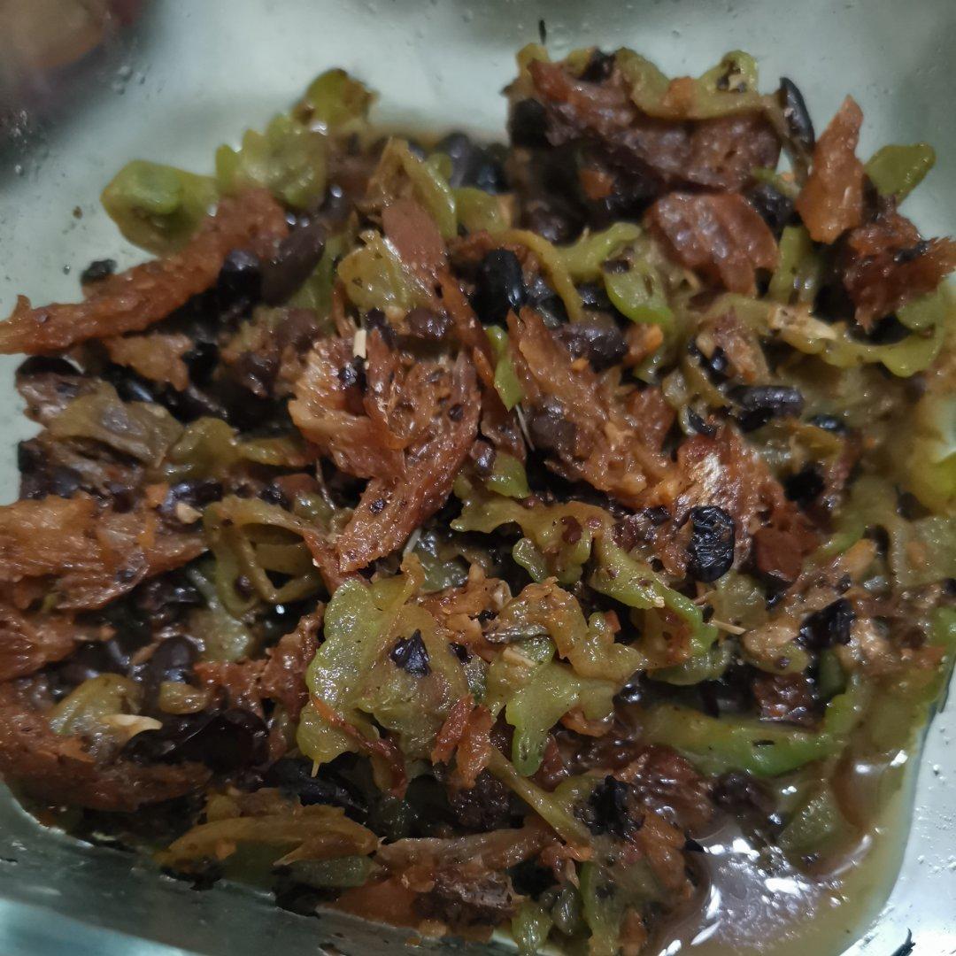 豆豉鲮鱼炒苦瓜
