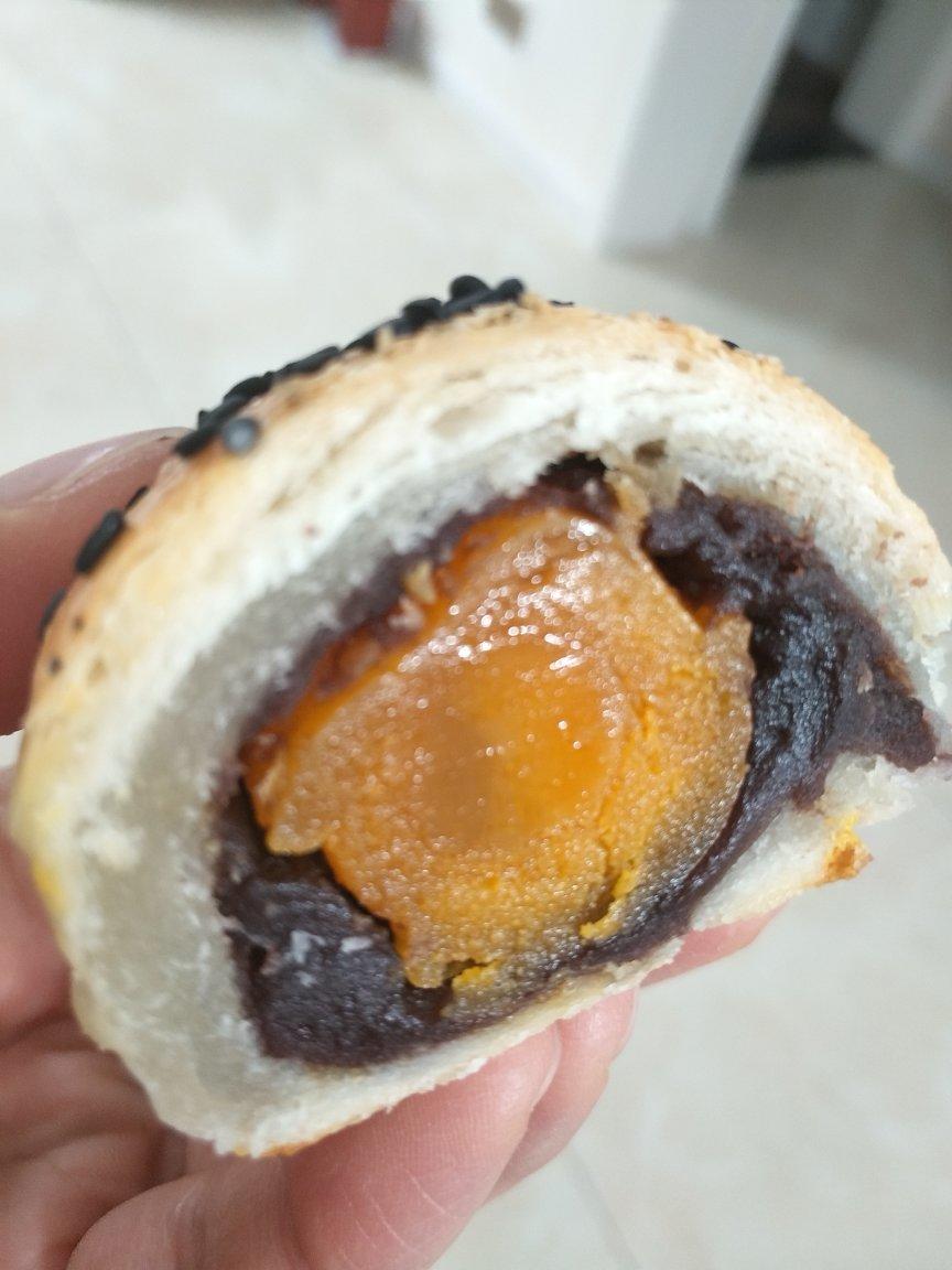 掉渣渣的蛋黄酥（超详细的方子）