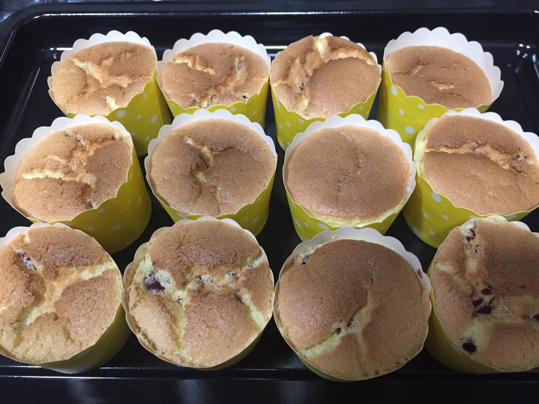 蔓越莓纸杯蛋糕的做法