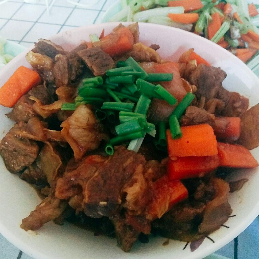 红烧牛肉土豆 （独家秘制）