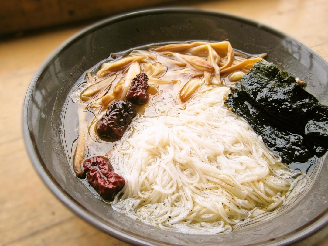 红枣麻油线面的做法