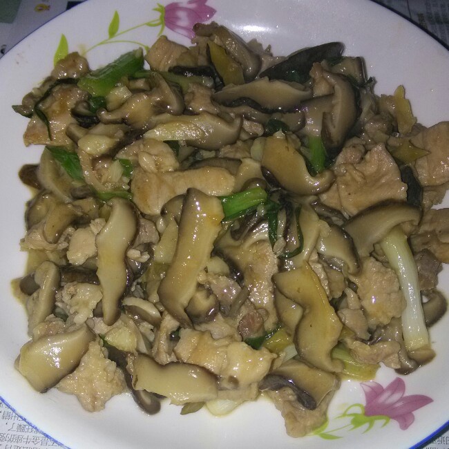 香菇炒肉片
