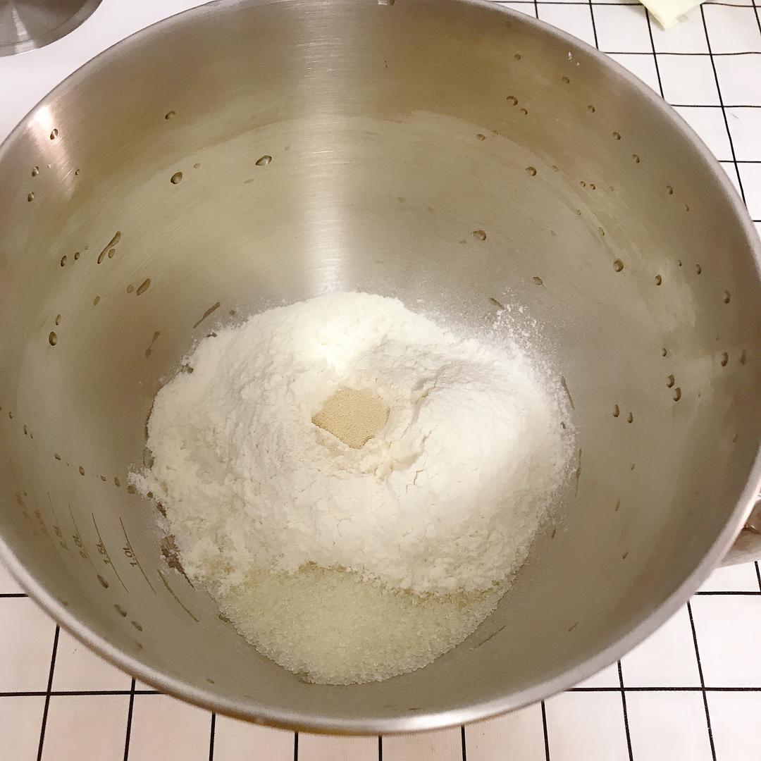 纯奶手撕吐司的做法 步骤1