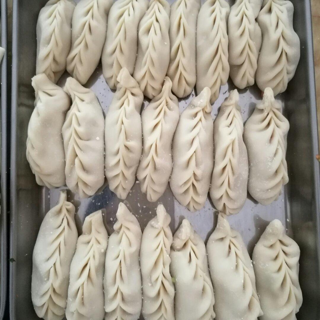 芹菜胡萝卜猪肉水饺