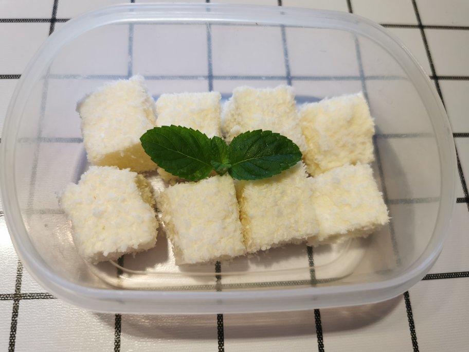 完胜85度C牛奶椰丝小方