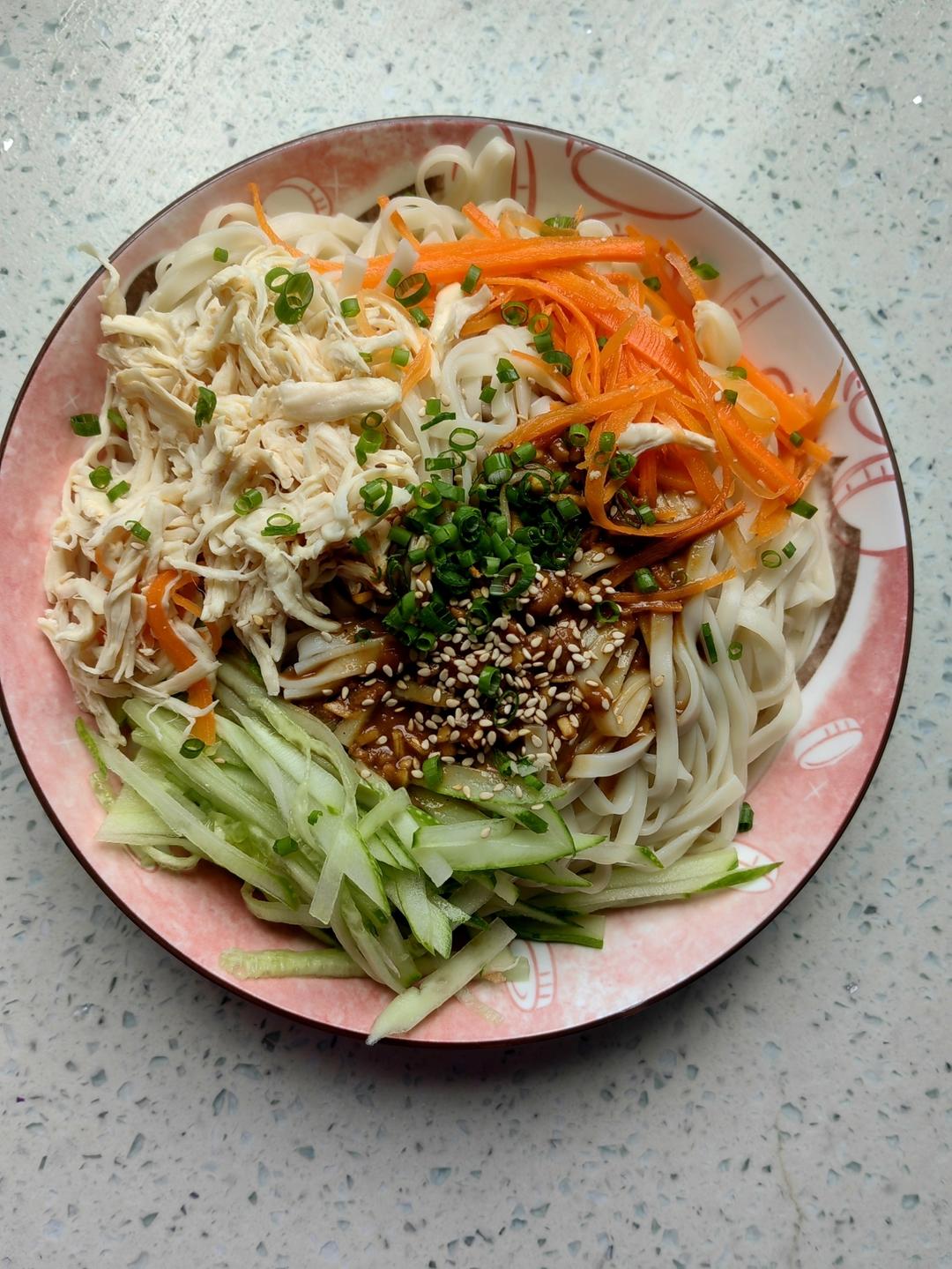 鸡丝麻酱凉面