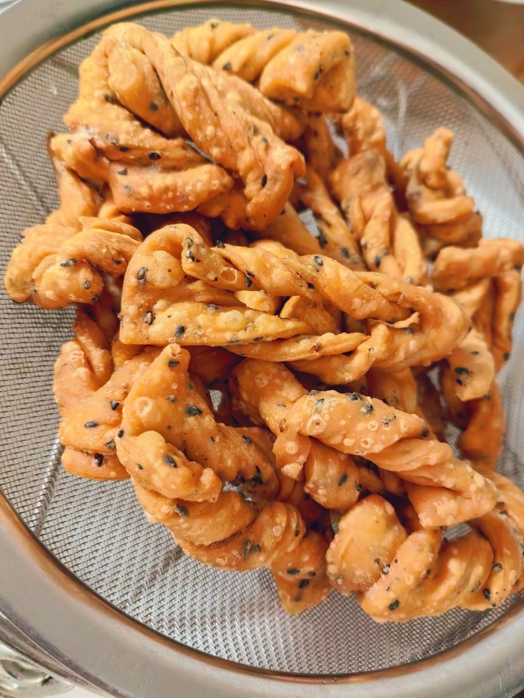 炸果子酥脆的小秘诀 酥香可口做法简单 附细节视频详解