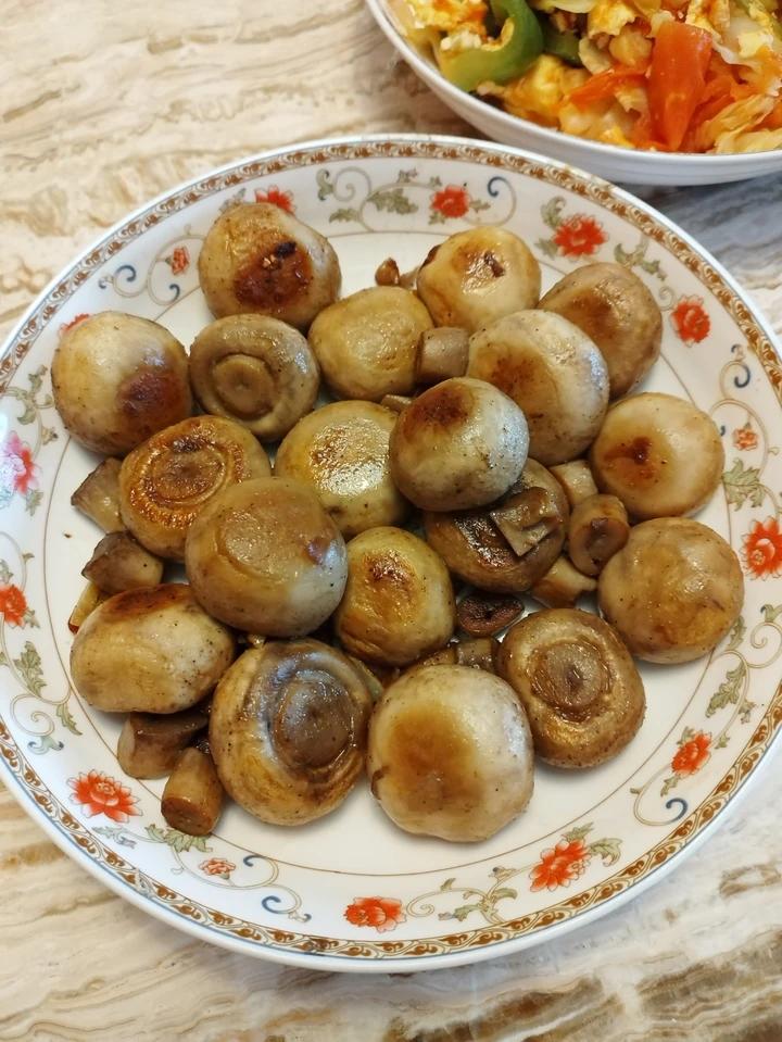 蒜香黄油口蘑