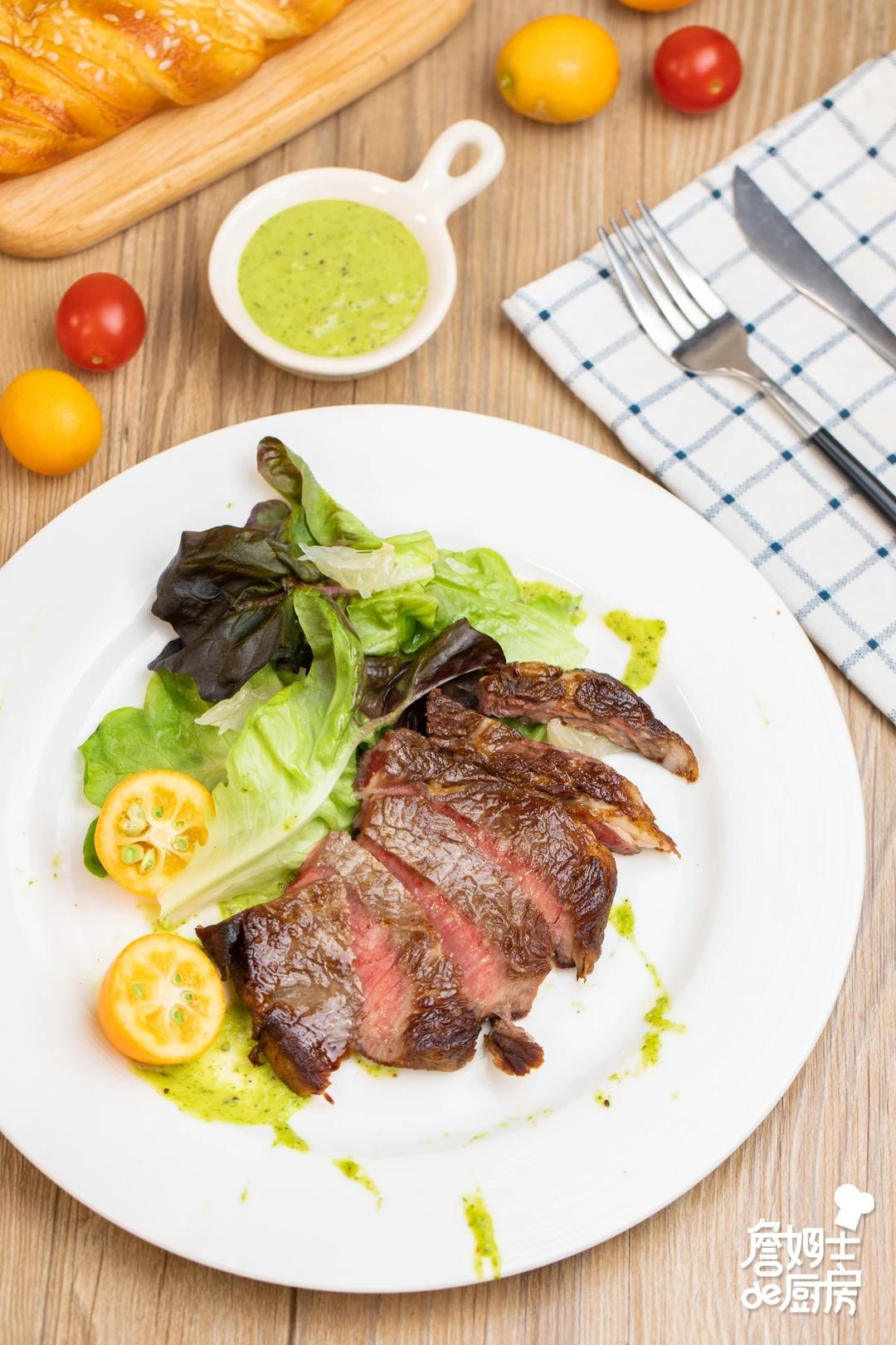 牛排佐酸酱--南美风味的做法