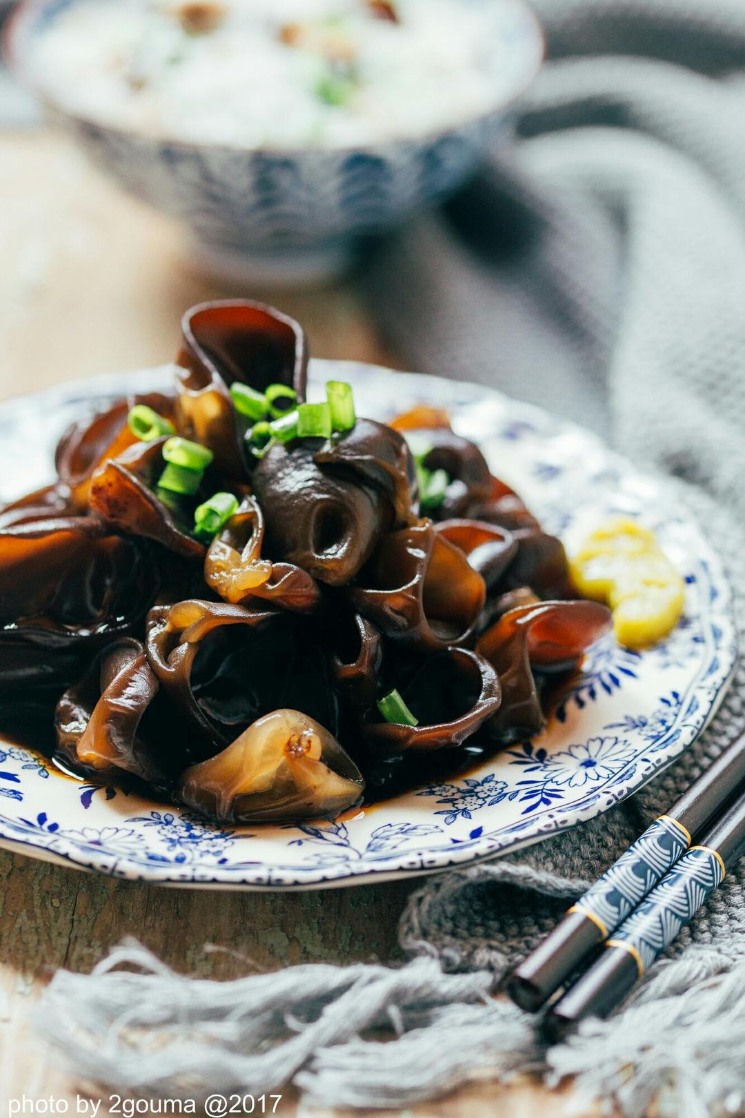 rhonrhon做的木耳蘸辣根儿芥末