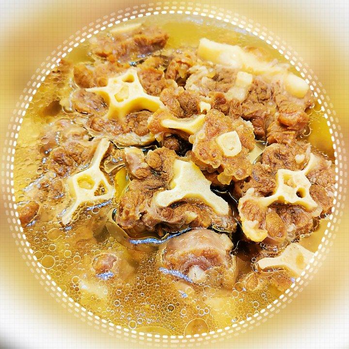 清炖牛尾汤