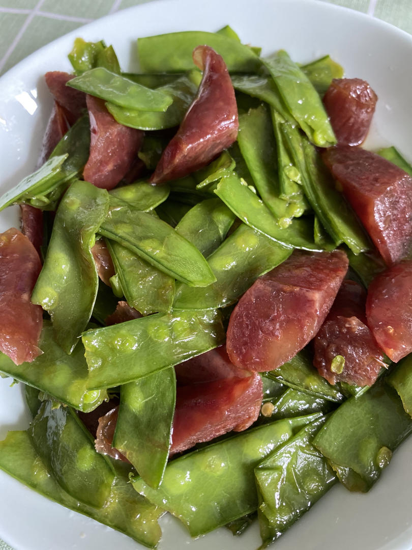 无比简单的荷兰豆炒腊肠，营养又好吃～！