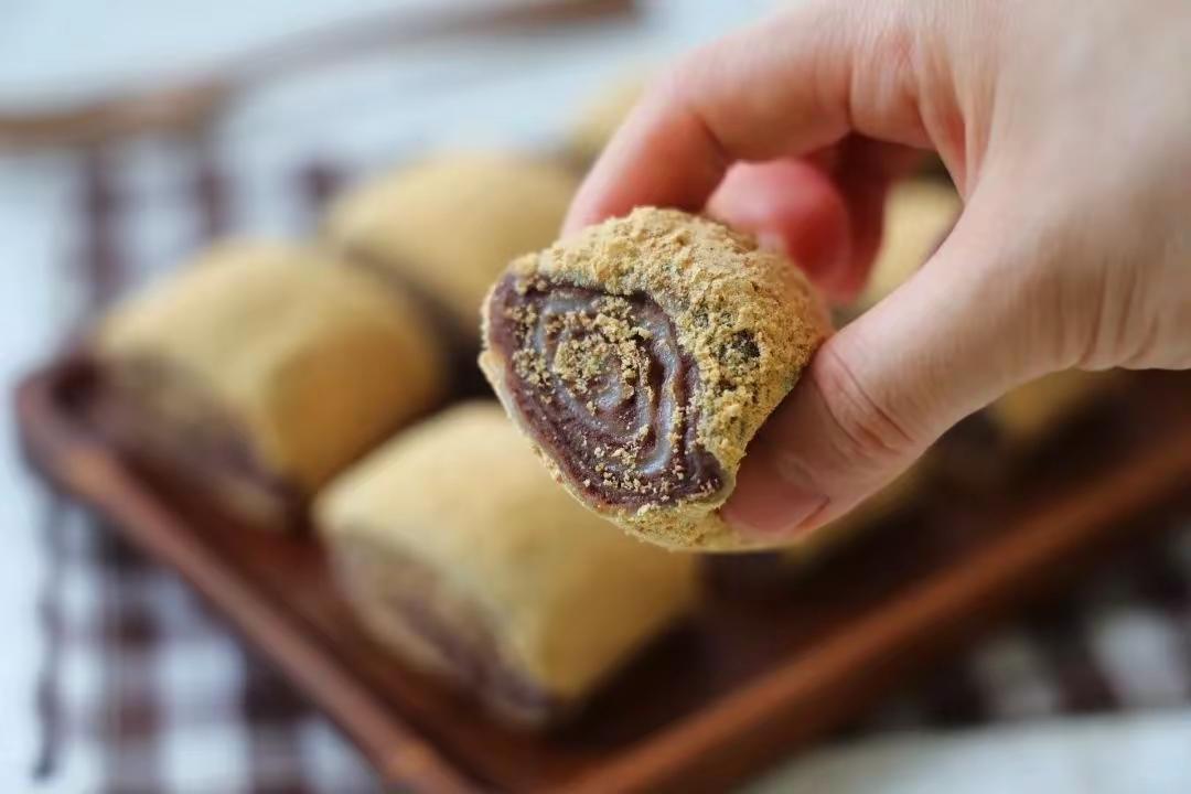 驴打滚 糯米豆沙卷 糯米凉糕 快手小吃 附细节视频详解